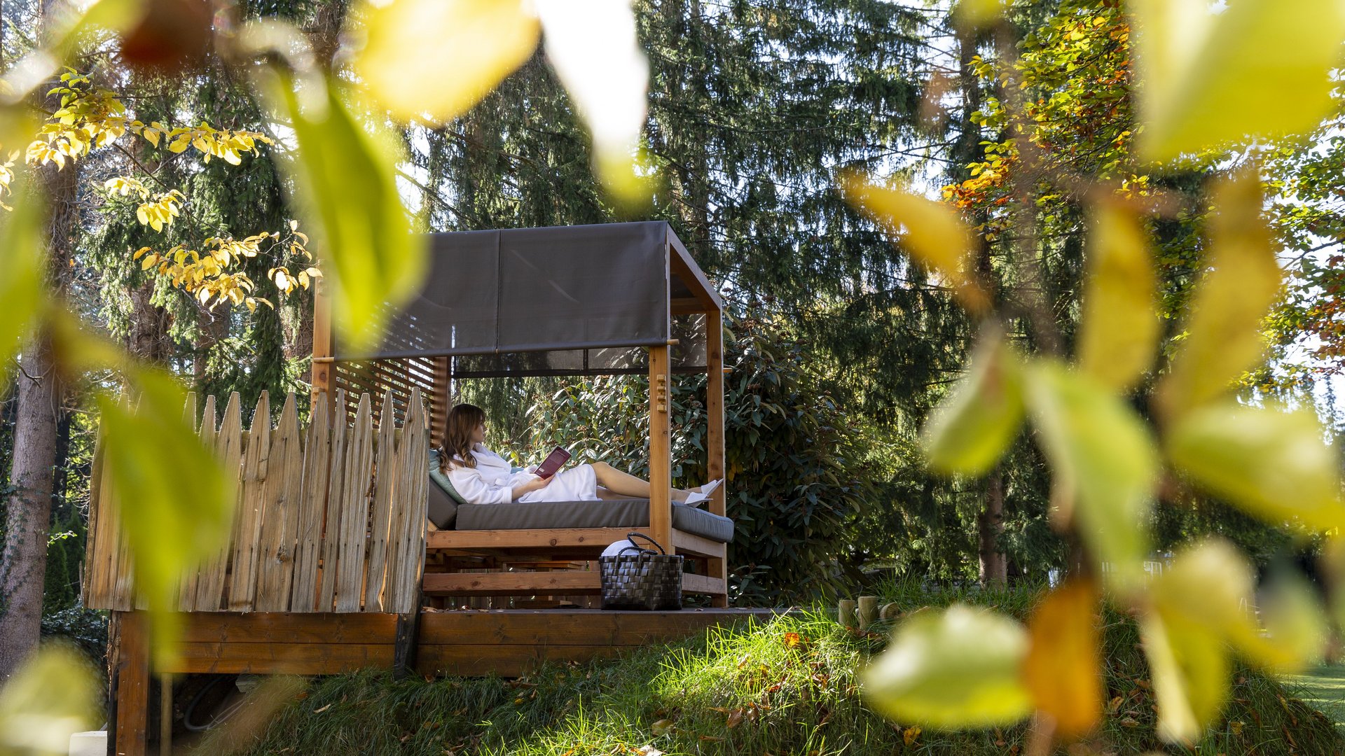 Privacy at our Parkhotel Spa: forest lounges
